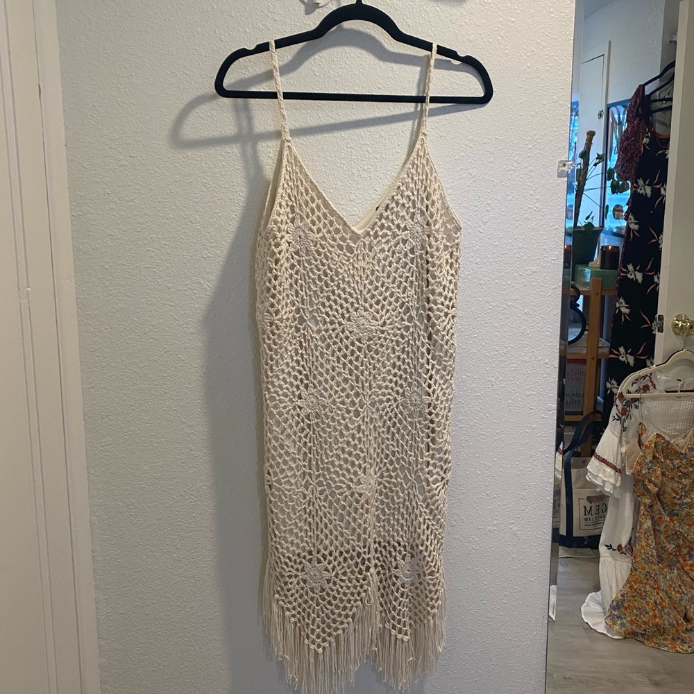 NWOT - Lulu’s midi crochet dress with attached slip - L